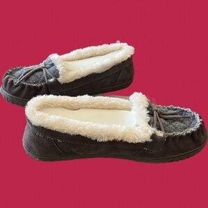 NWT Earth Origins Women’s Cozy Gray and Brown Slippers with Faux Fur Size 10